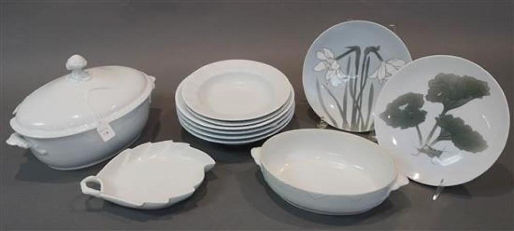 ELEVEN ROYAL COPENHAGEN PORCELAIN 320375