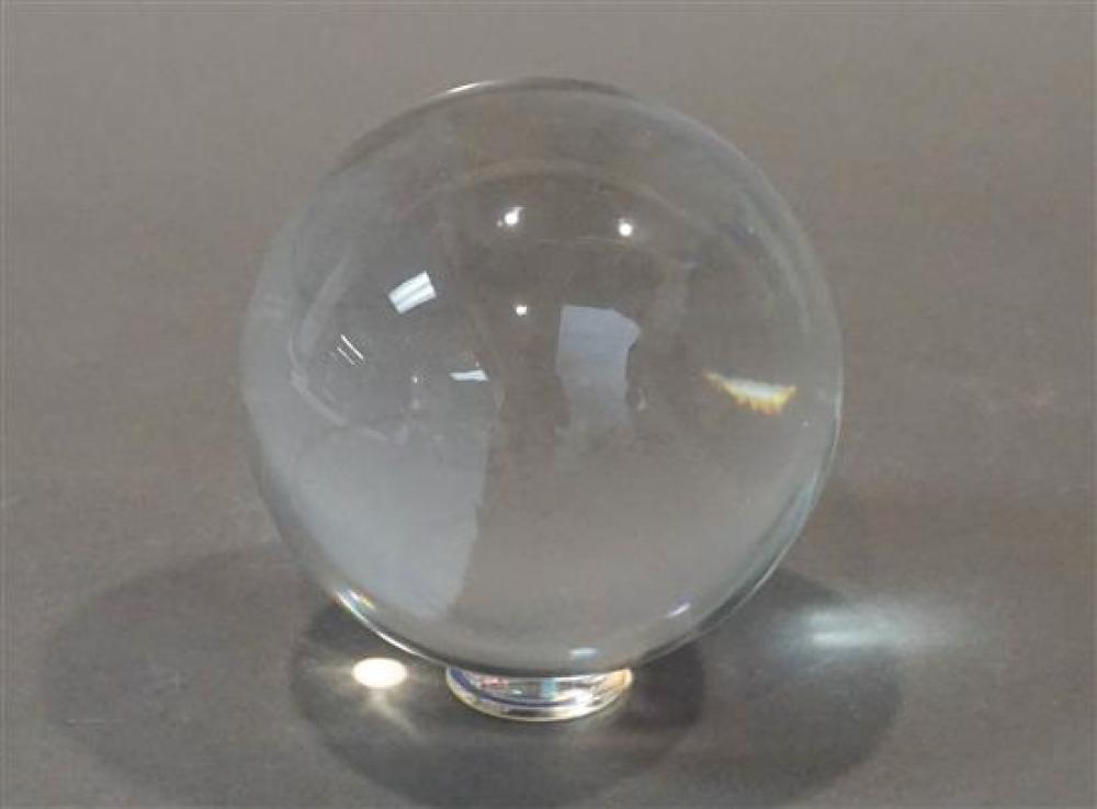 CRYSTAL BALL ON ROUND STANDCrystal Ball