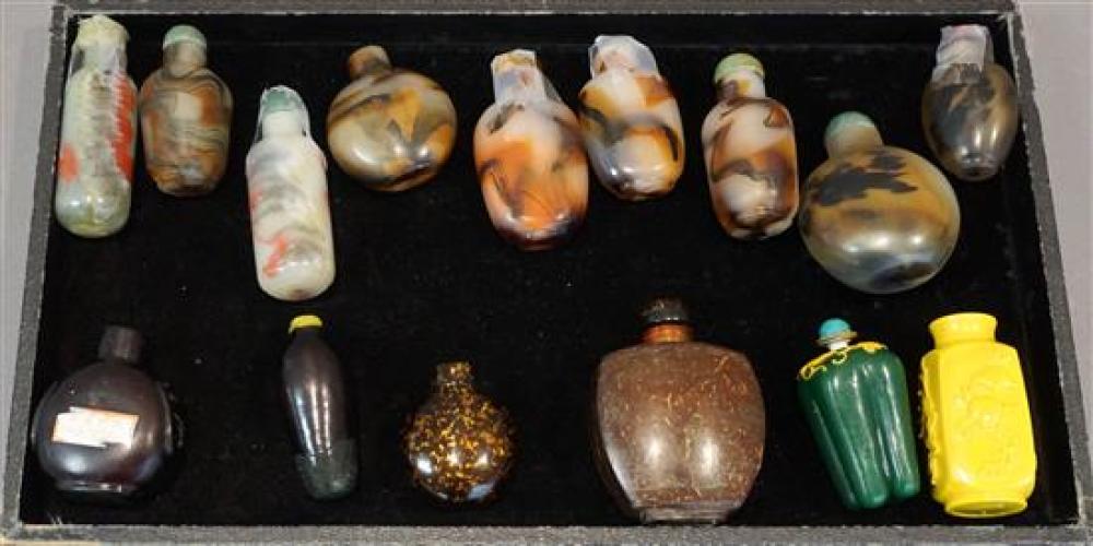 COLLECTION OF FIFTEEN SNUFF BOTTLESCollection
