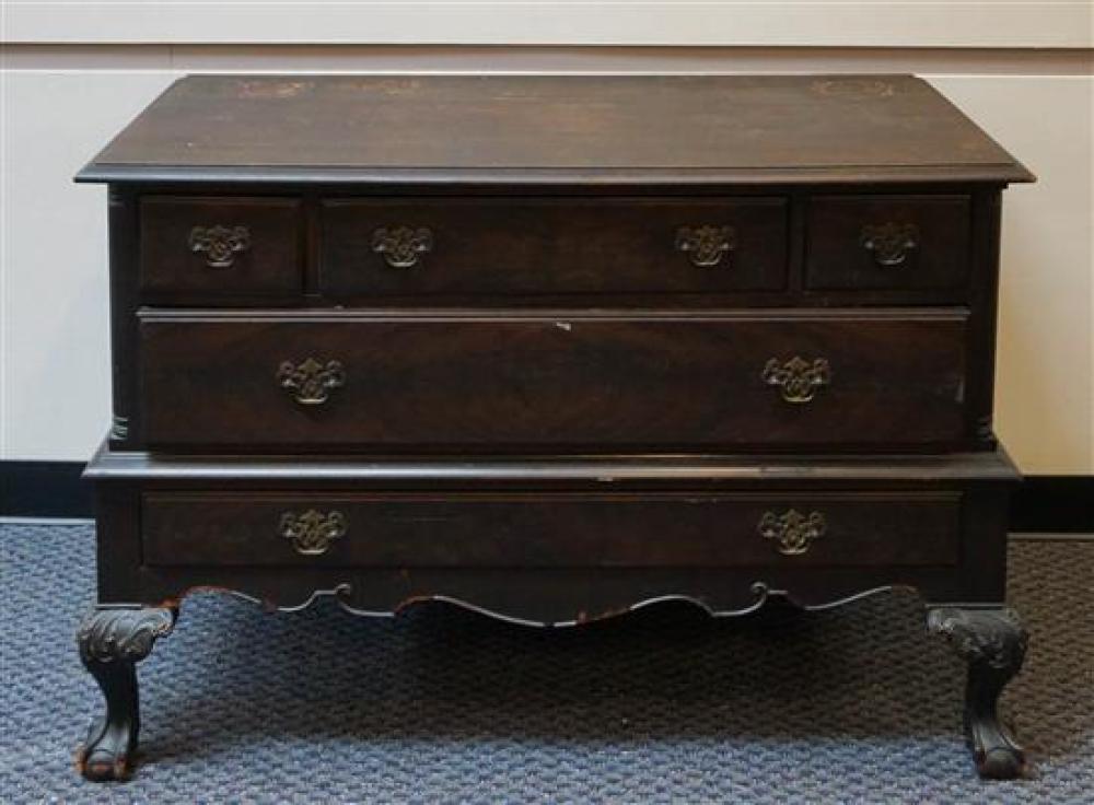 CHIPPENDALE STYLE MAHOGANY LOW