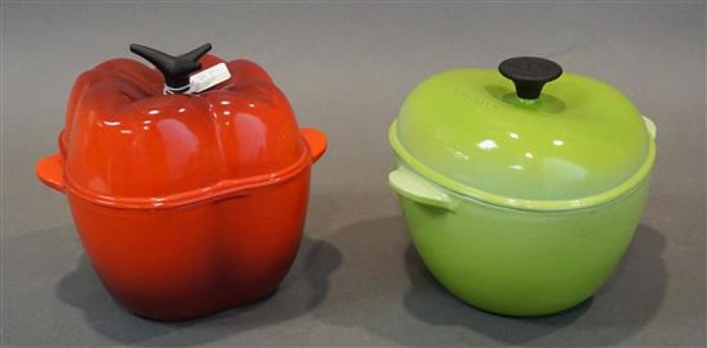 TWO LE CREUSET ENAMEL COOKING ARTICLES  3205f6