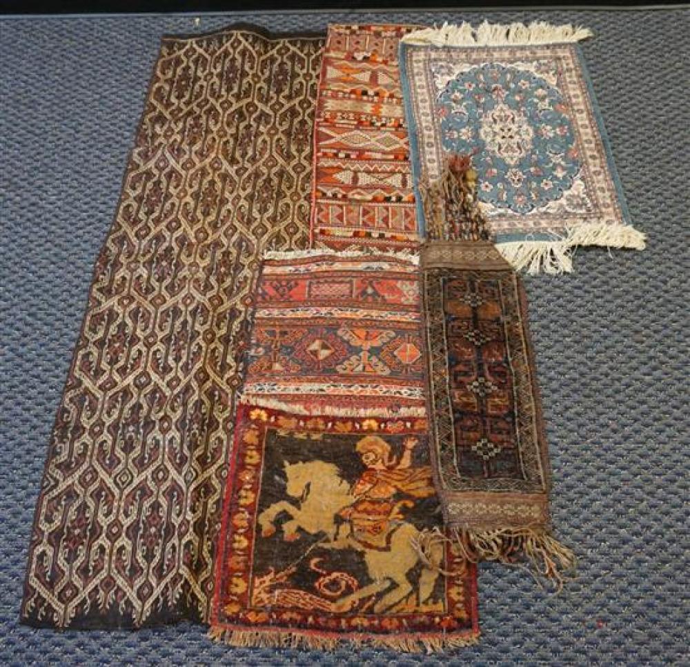 PAKISTAN SCATTER RUG AND FIVE TEXTILESPakistan