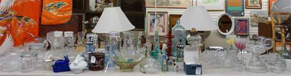 GROUP OF ASSORTED GLASS, INCLUDING