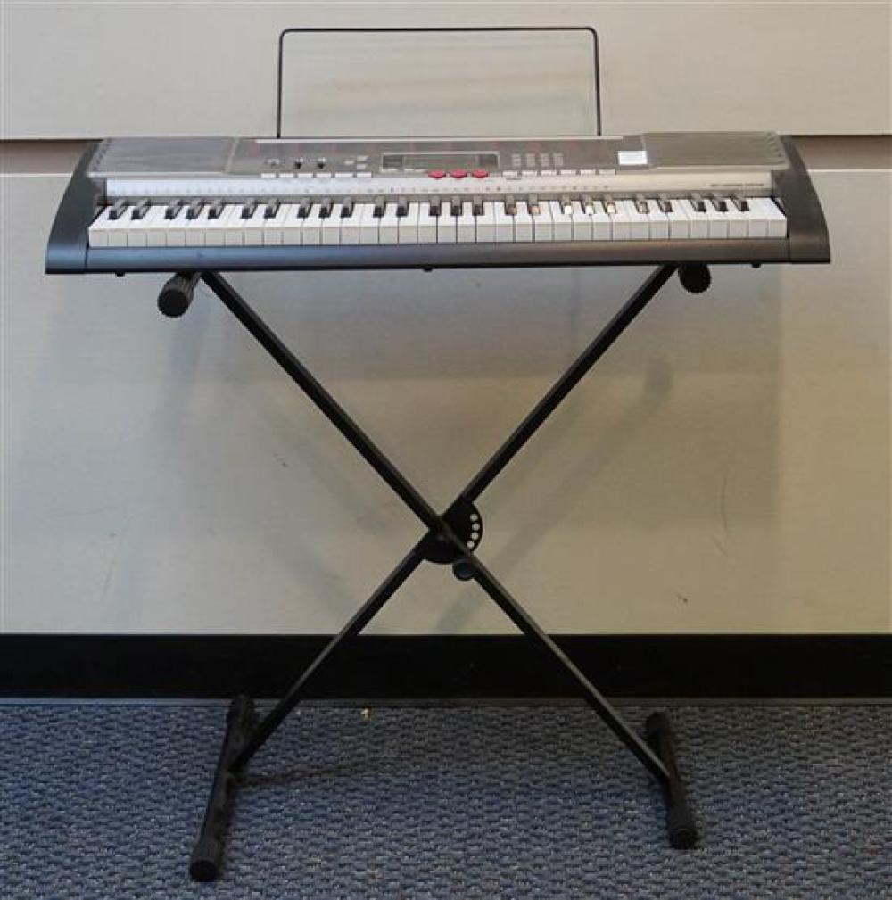 CASIO LK-230 ELECTRIC PIANO ON