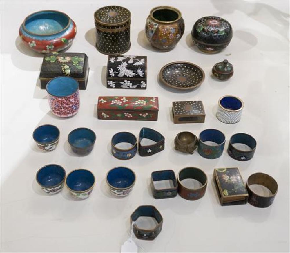 COLLECTION WITH CLOISONNE CABINET