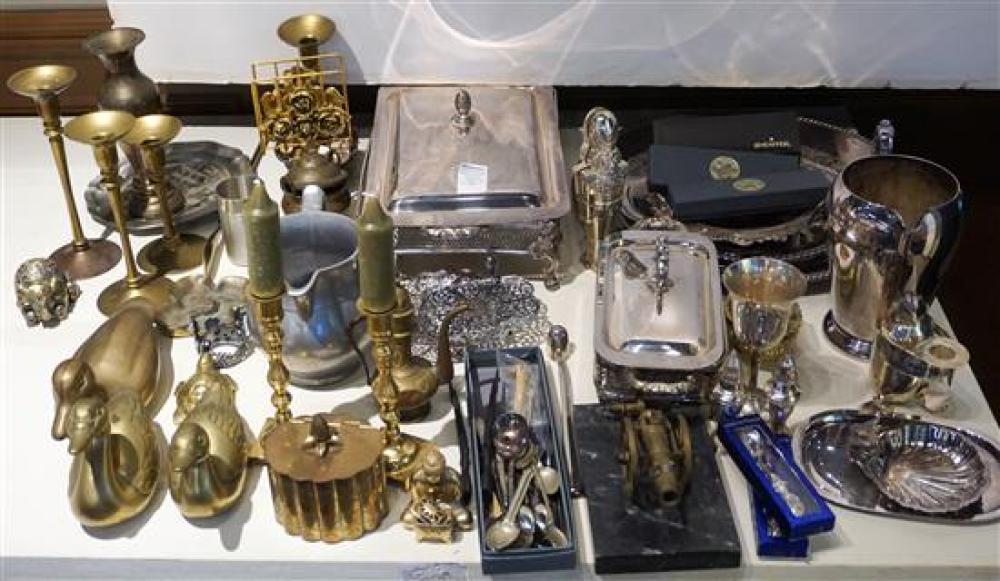 GROUP WITH ASSORTED SILVER PLATE 32095c