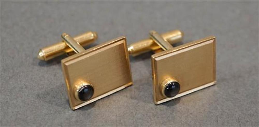 PAIR OF 14 KARAT YELLOW GOLD BLACK 32098f