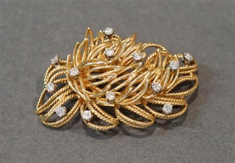 14 KARAT YELLOW GOLD DIAMOND BROOCH  320991