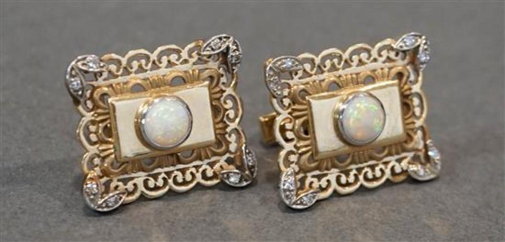 PAIR OF 14 KARAT YELLOW GOLD OPAL 32098b