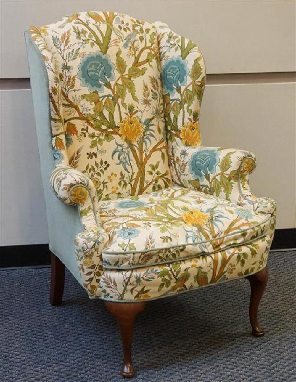 HENREDON QUEEN ANNE STYLE FLORAL UPHOLSTERED
