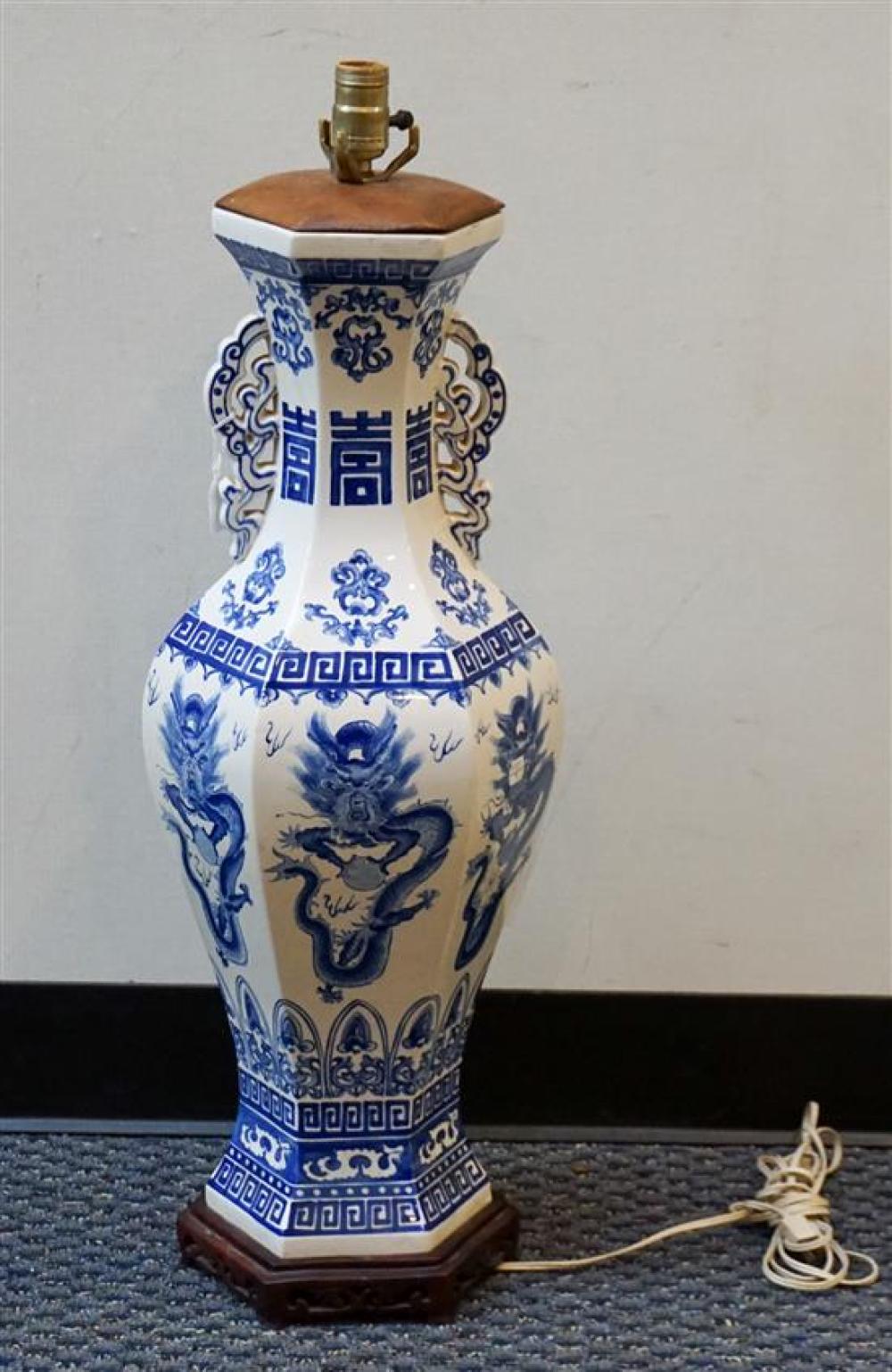 CHINESE BLUE AND WHITE 'DRAGON'