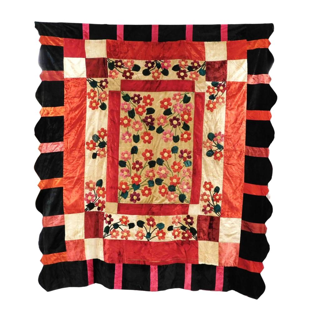 TEXTILE QUILT WITH FLORAL APPLIQUE  31e6b6