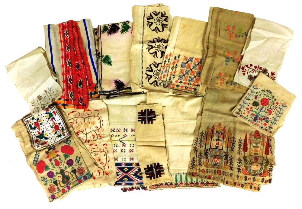 TEXTILES 10 PIECES OF EMBROIDERED 31e909