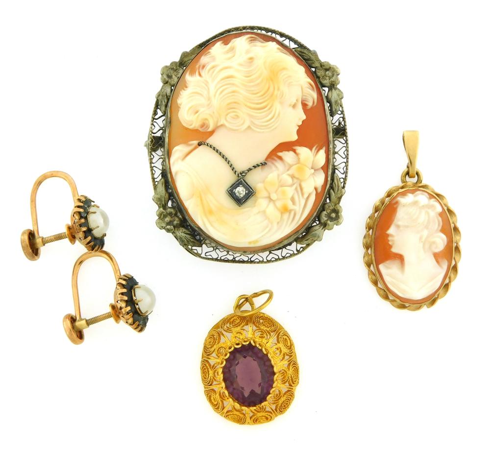 JEWELRY: FOUR VINTAGE ITEMS INCLUDING