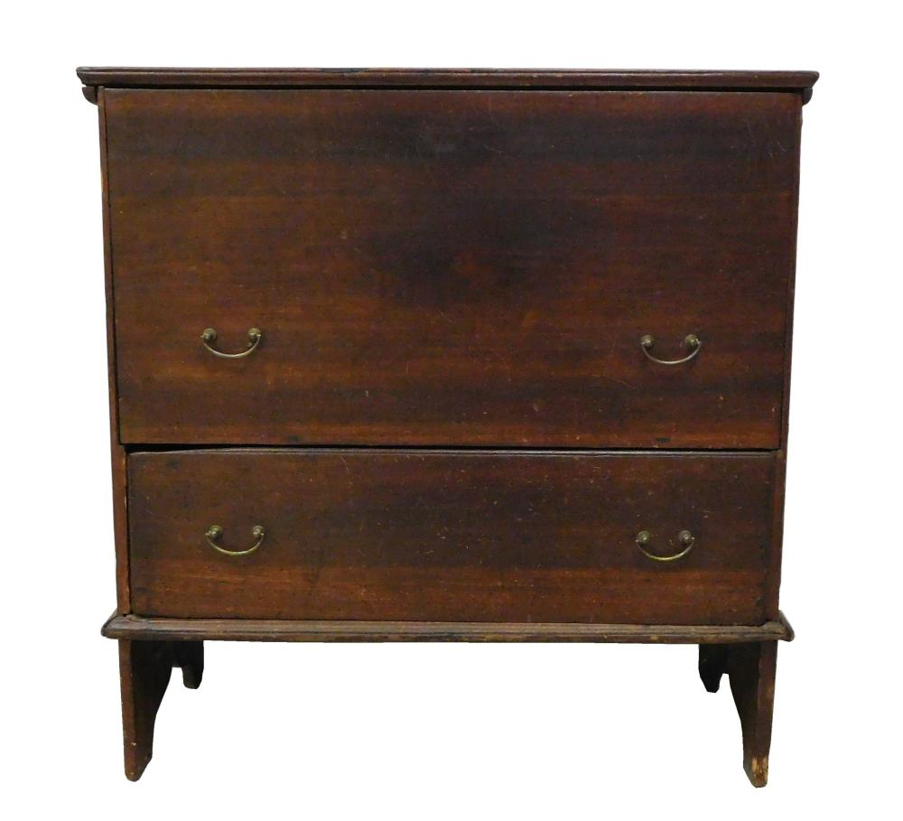 TALL BLANKET CHEST WITH SINGLE 31e9f7