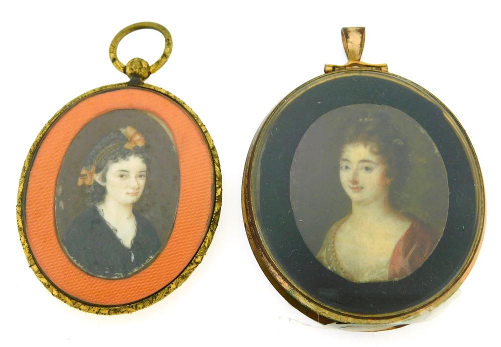 MINIATURES TWO WOMEN OVAL SUPPORTS  31ea73