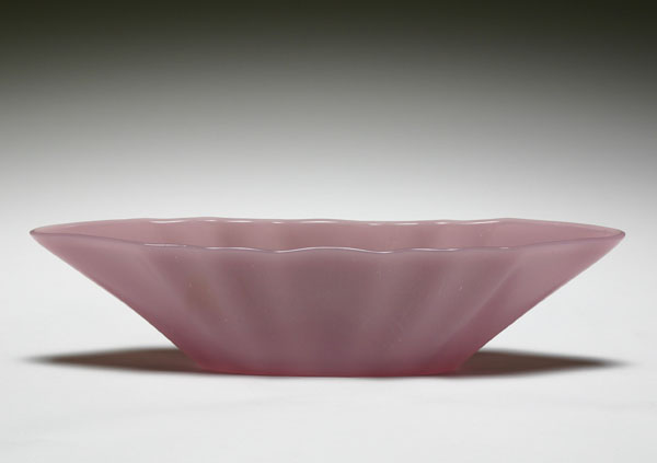 Fenton 1562 Lilac Canoe boat.