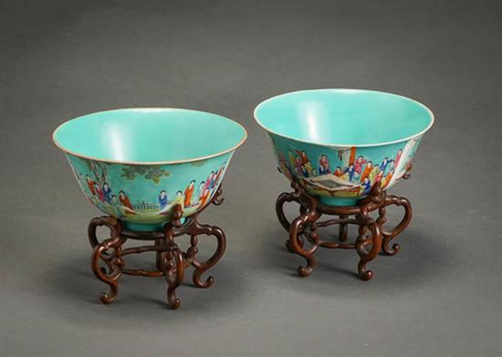 PAIR OF CHINESE 'MANDARIN PALETTE'