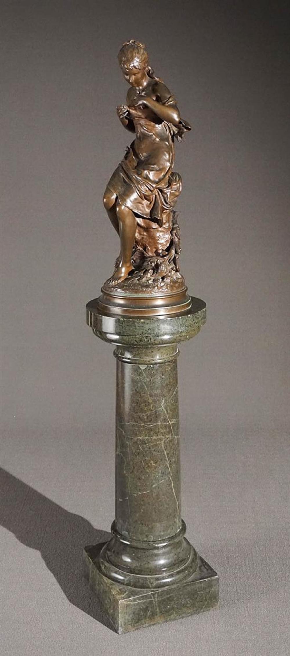 FRENCH BRONZE FIGURE OF 'GIRL WITH