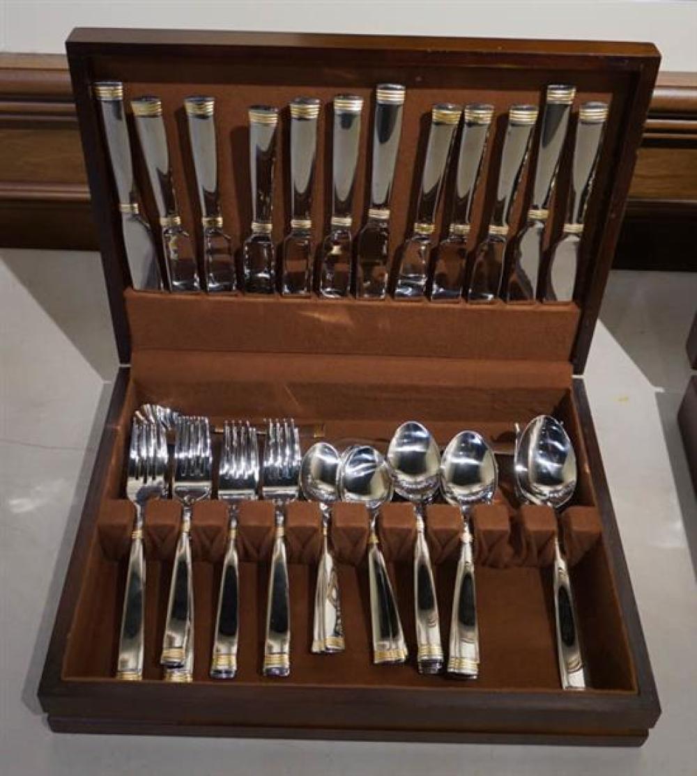 WALLACE SILVER PLATE 64-PIECE FLAT TABLE