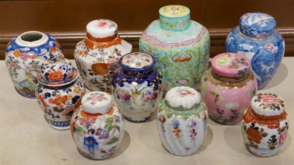 TEN JAPANESE AND CHINESE PORCELAIN 31eda9