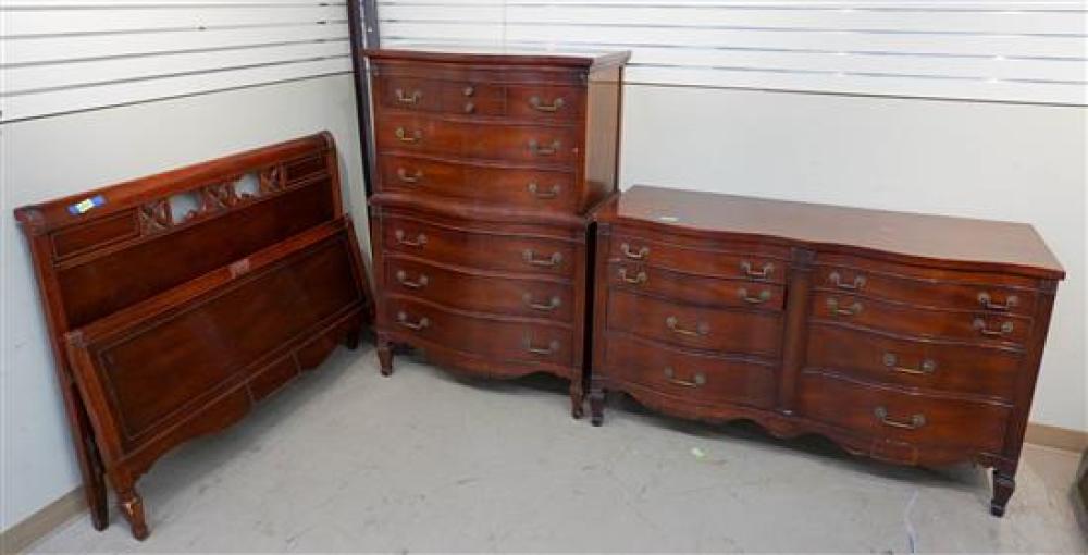 GEORGE III STYLE MAHOGANY CHEST 31efc1