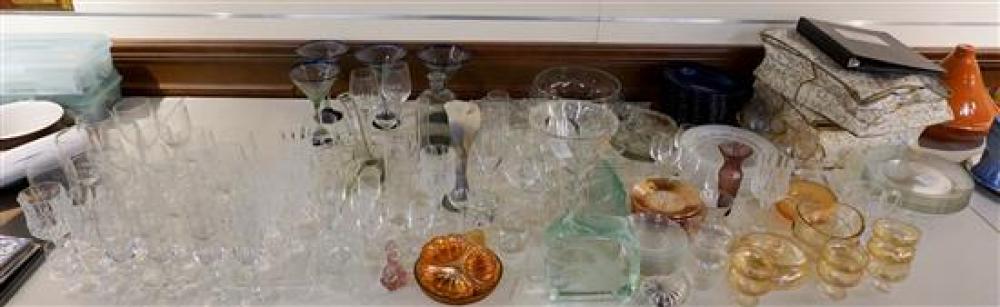 GROUP OF GLASSWARE, INCLUDING STEMWARE,