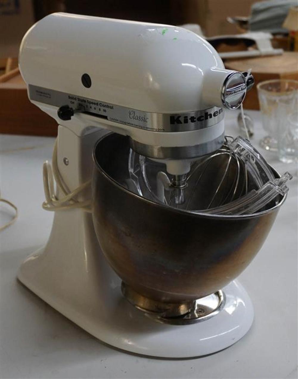 KITCHENAID CLASSIC MIXER WITH ATTACHMENTSKitchenAid