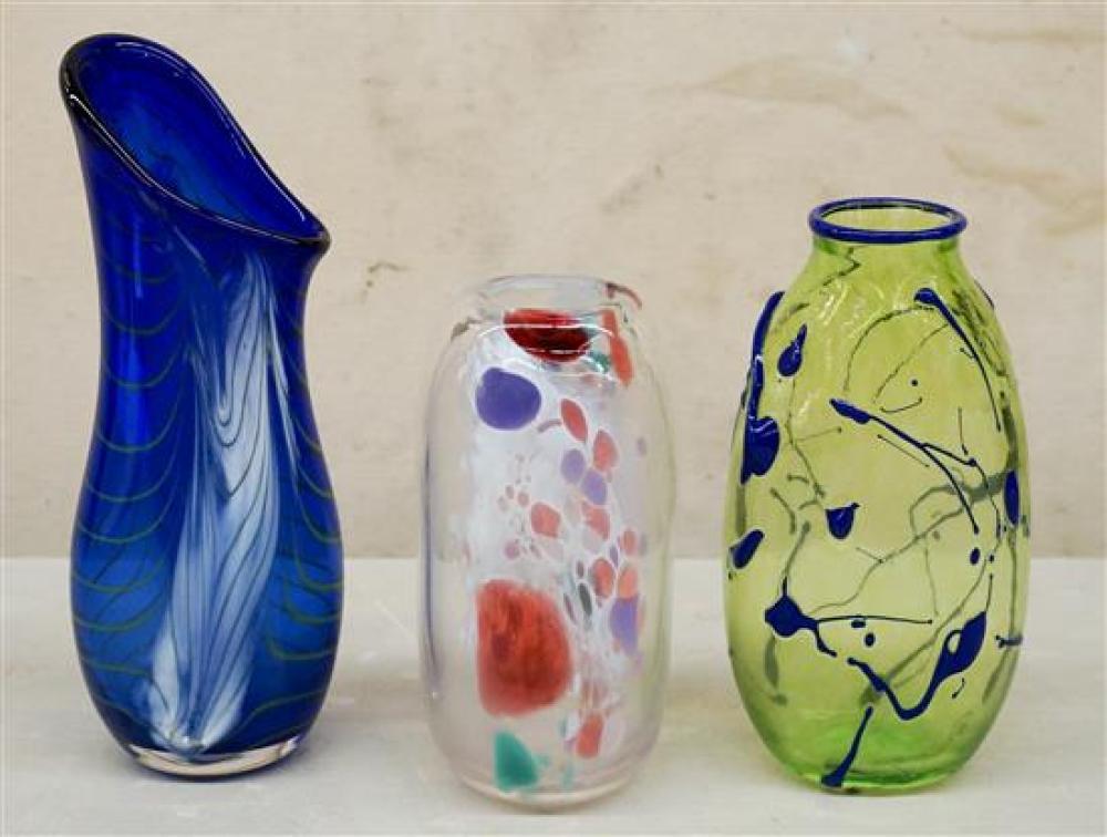 THREE CONTEMPORARY ART GLASS VASESThree 31f127