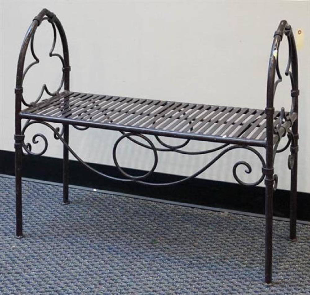 BLACK PAINTED CAST METAL BENCHBlack 31f160