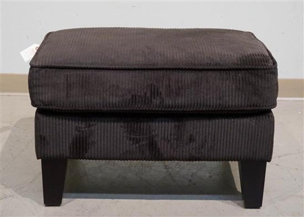 BROWN UPHOLSTERED OTTOMANBrown 31f1d2