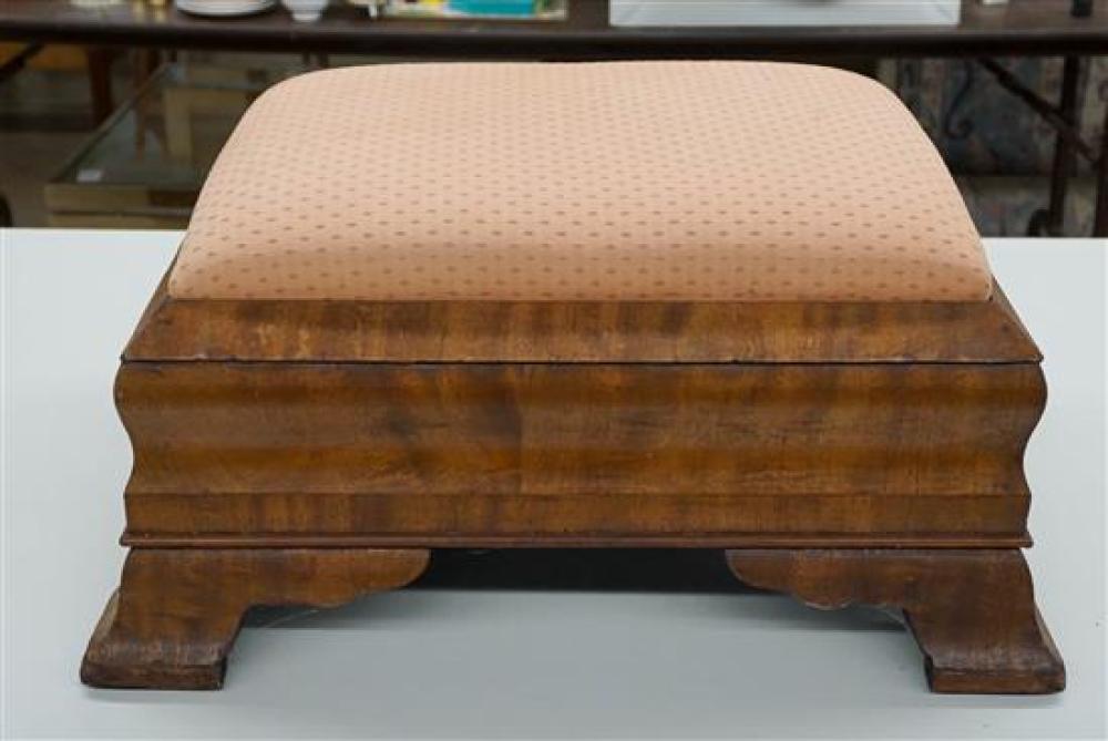 CLASSICAL STYLE MAHOGANY UPHOLSTERED