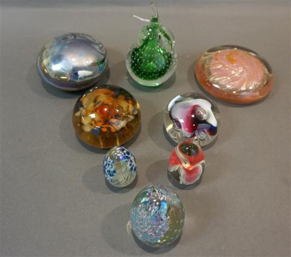 GROUP OF EIGHT ASSORTED ART GLASS