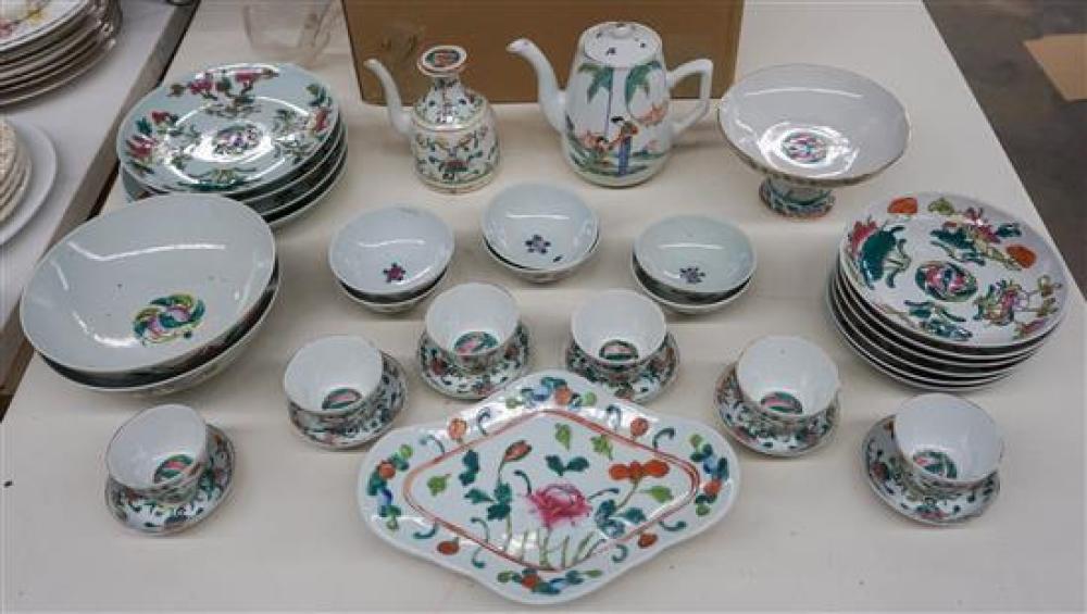 CHINESE FAMILLE ROSE 30-PIECE PORCELAIN