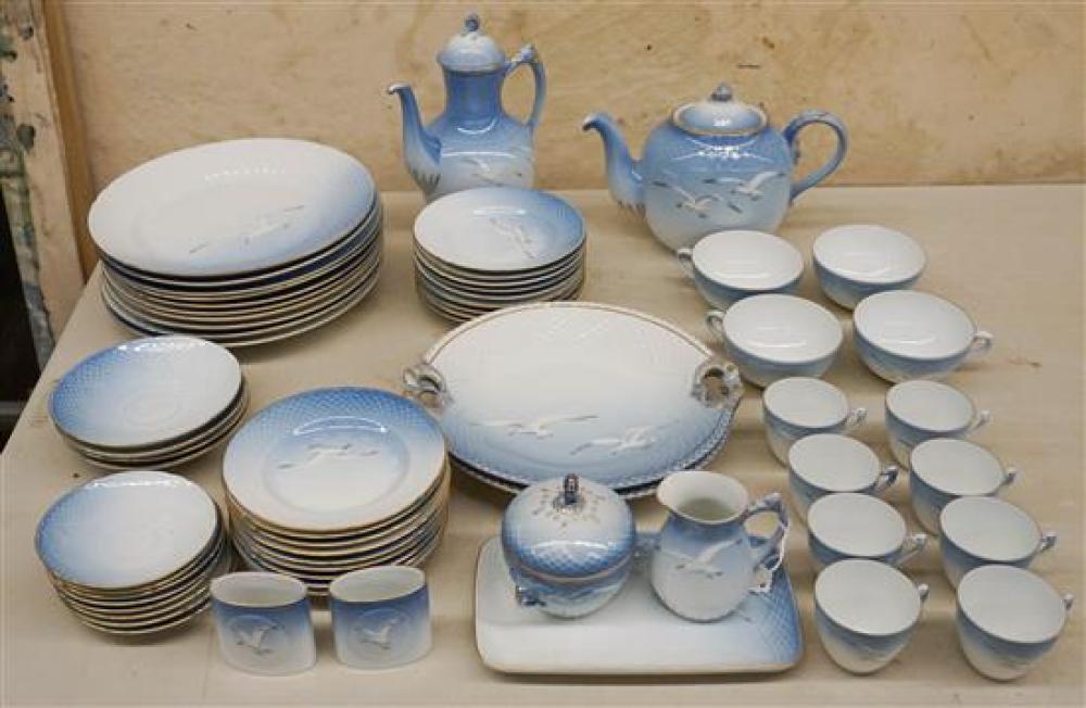 BING & GRONDAHL 61-PIECE PORCELAIN