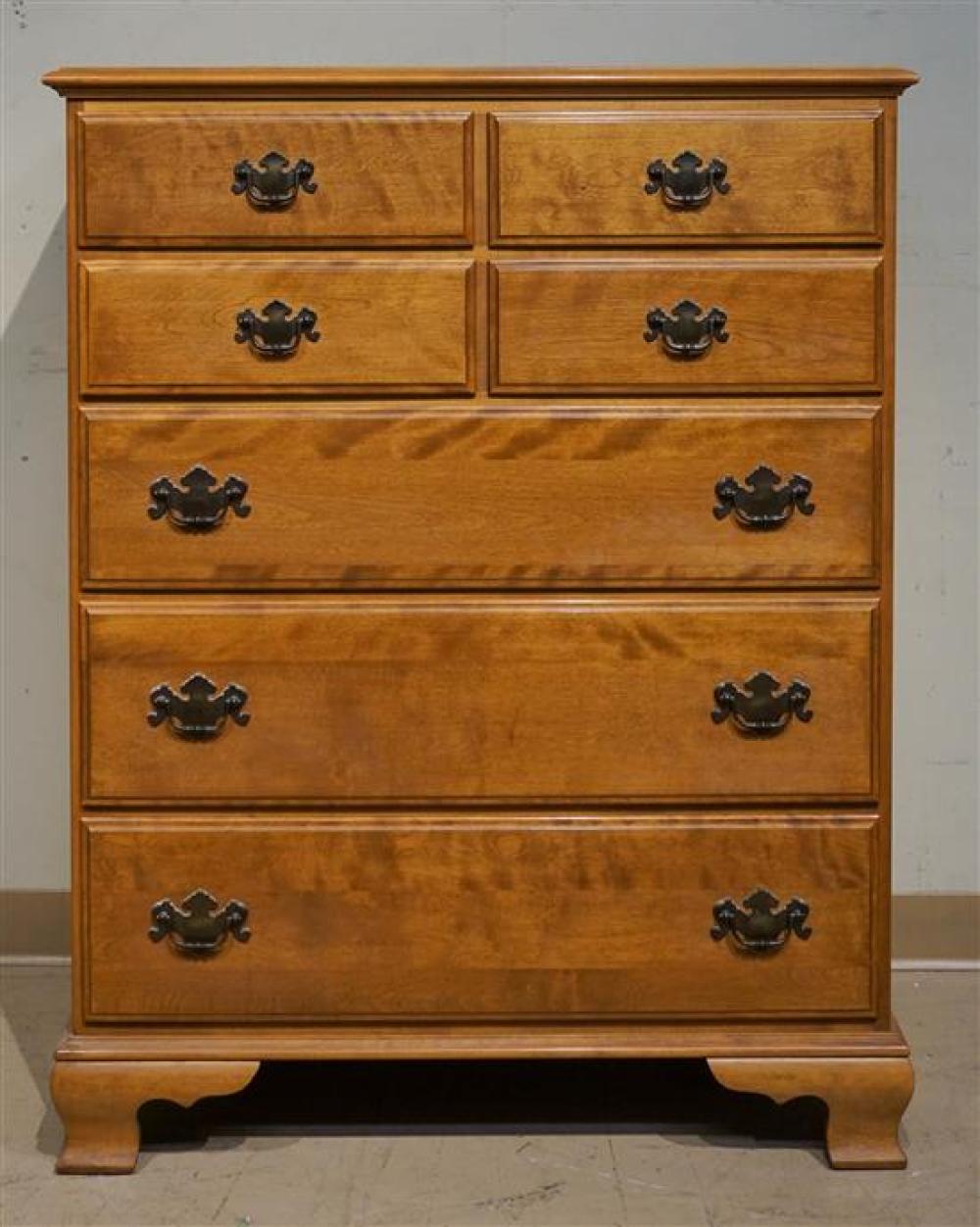 MAPLE CHEST OF DRAWERS AND A DOUBLE 31f3bd