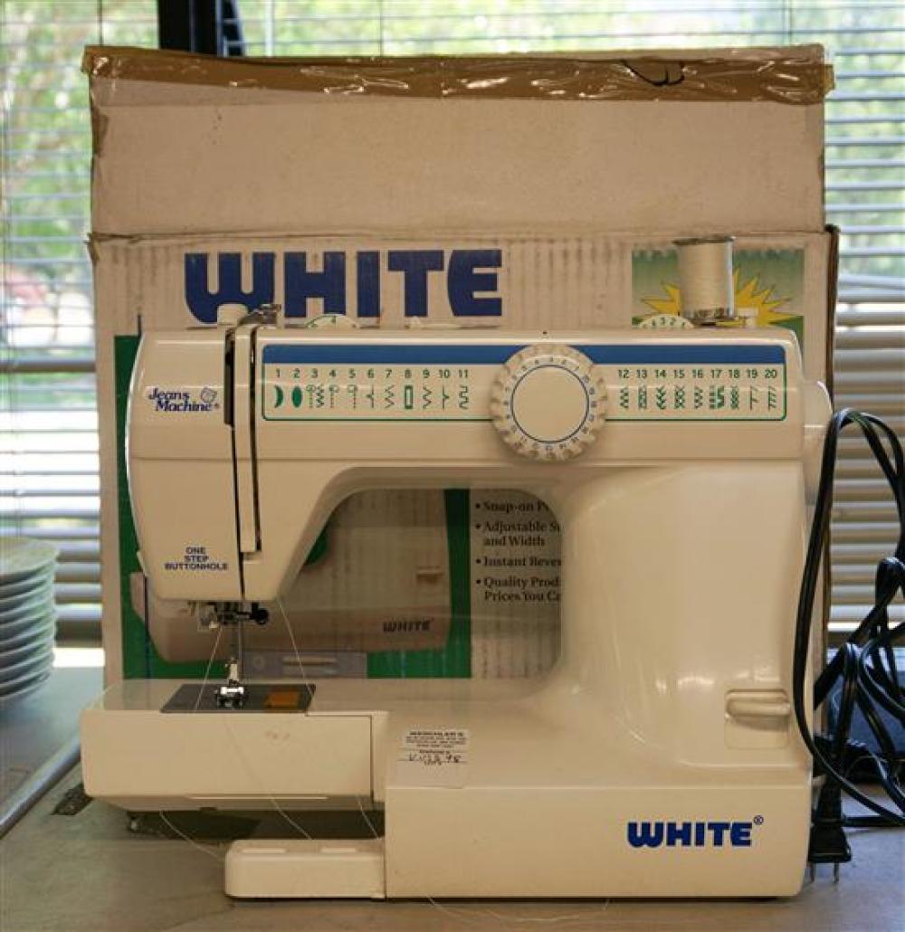 WHITE MODEL 4040 PORTABLE SEWING