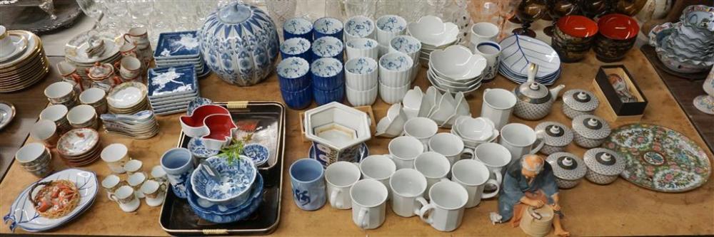 GROUP OF ASSORTED ASIAN PORCELAIN