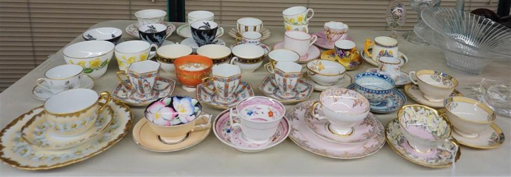 GROUP OF MOSTLY ENGLISH PORCELAIN