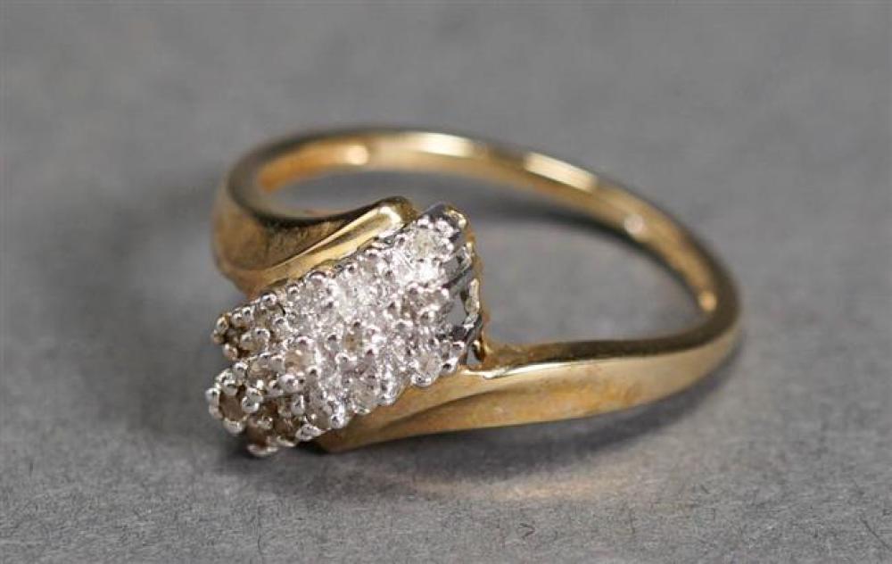 10 KARAT YELLOW GOLD FIFTEEN DIAMOND 321dcf