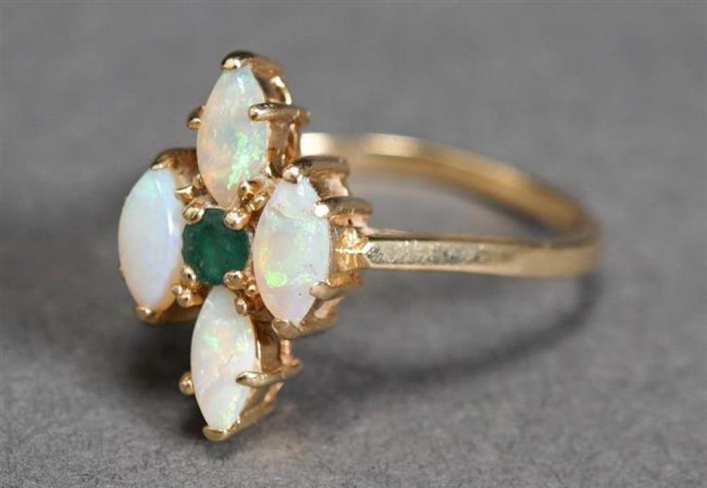 10 KARAT YELLOW GOLD FOUR OPALS 321dd1