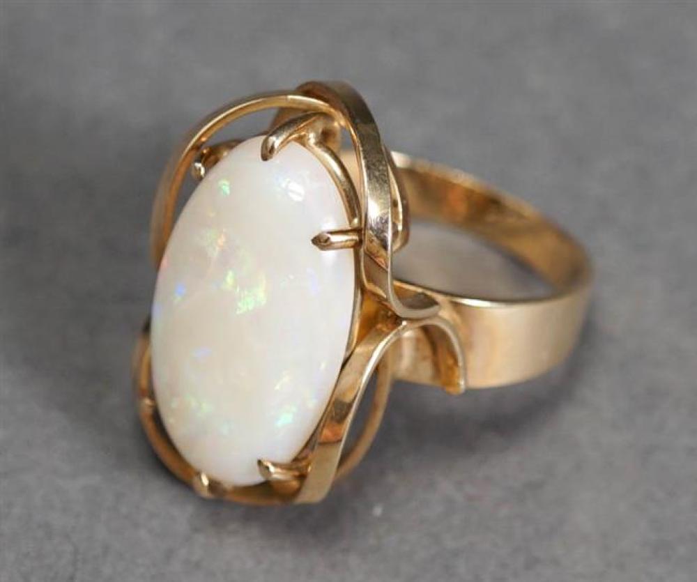 9-KARAT YELLOW-GOLD AND WHITE OPAL