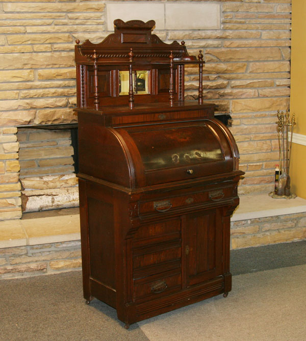 Victorian cylinder roll desk with 5030d
