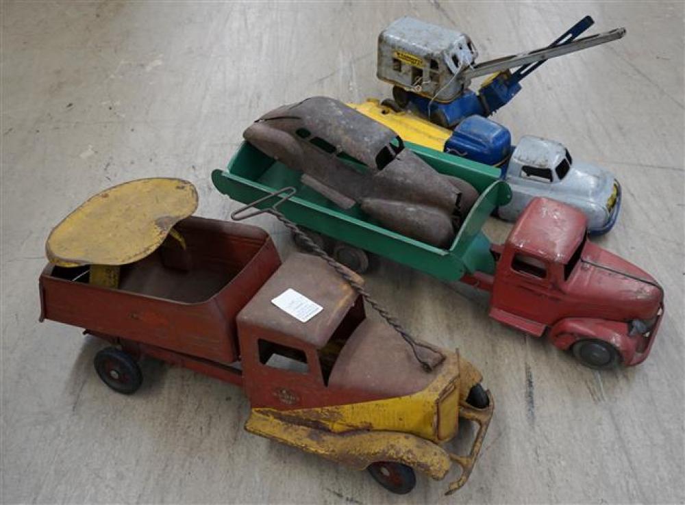 COLLECTION OF VINTAGE METAL TRUCKSCollection 321ebb