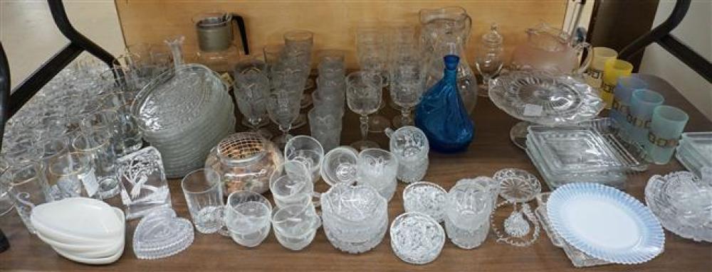COLLECTION OF ASSORTED GLASSWARECollection 321ee7