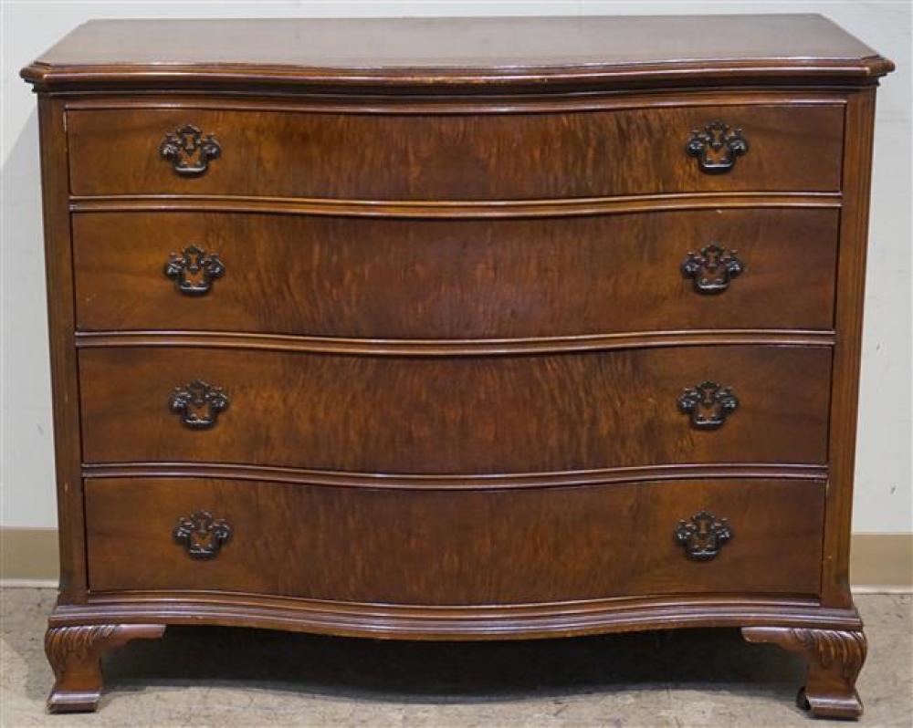 CHIPPENDALE STYLE WALNUT SERPENTINE 321f1f