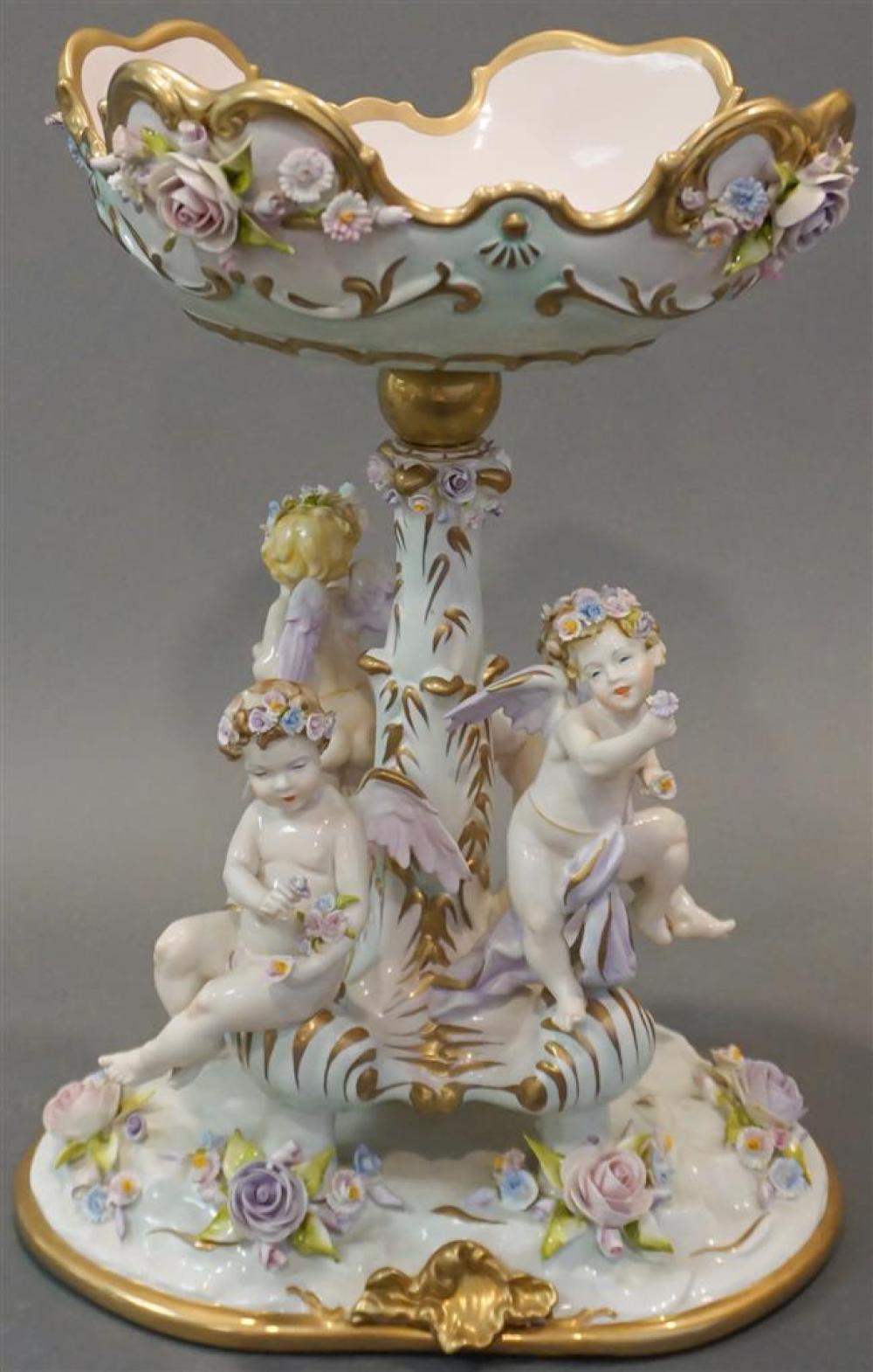 PUTTI FIGURAL BASE CENTERPIECE  321f2e