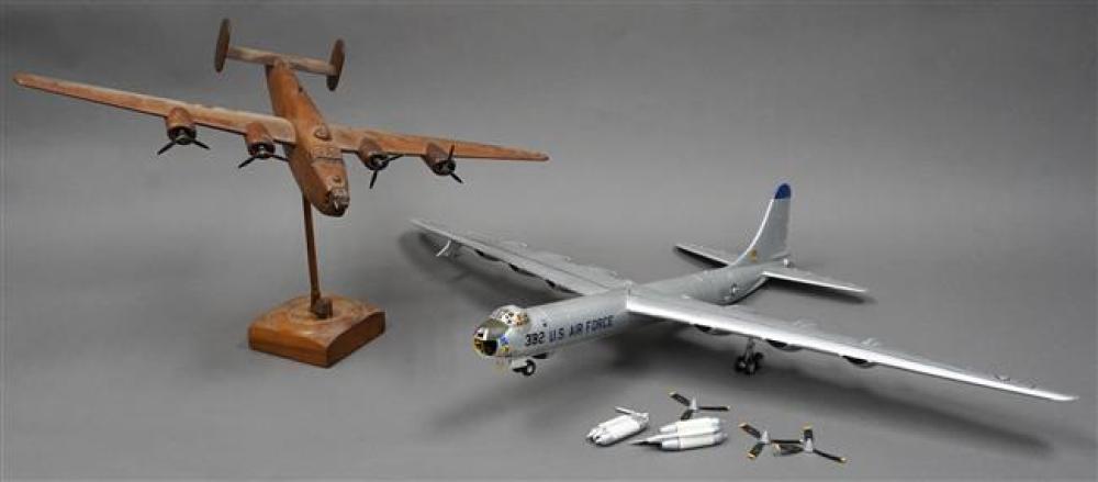 AMERICAN GRAY PLASTIC MODEL OF