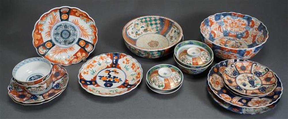 GROUP OF JAPANESE IMARI PORCELAIN 32209c