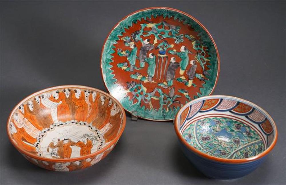 TWO JAPANESE KUTANI BOWLS AND A DISHTwo